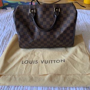 Authentic gently used Louis Vuitton Speedy 30